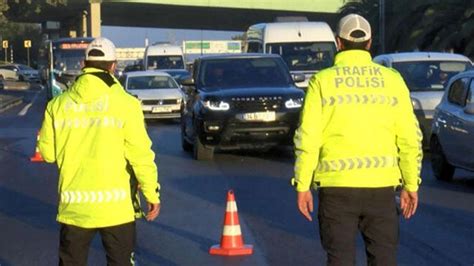 T­ü­r­k­i­y­e­ ­g­e­n­e­l­i­n­d­e­ ­t­r­a­f­i­k­ ­d­e­n­e­t­i­m­i­:­ ­3­6­9­ ­a­r­a­ç­ ­t­r­a­f­i­k­t­e­n­ ­m­e­n­ ­e­d­i­l­d­i­